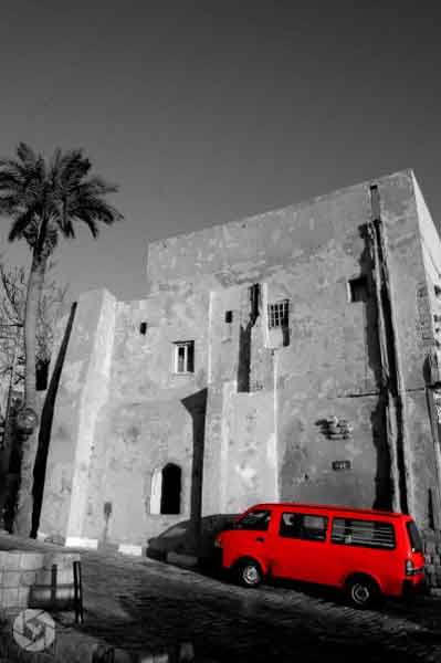 Jaffa yaffo red car israel photographed by Yonit Schiller © 2015  יונית שילר